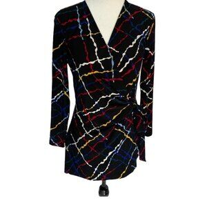 𝅺anne Klein🖤Cross Over V- Neck Top Black Geometric Design Size S